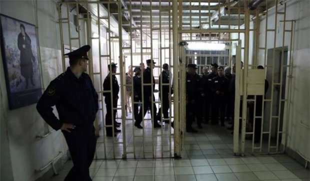Терористи кинули у тюрми тисячу українців