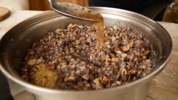 Приготування різдвяної куті, кадр з відео: YouTube Костянтин Грубич