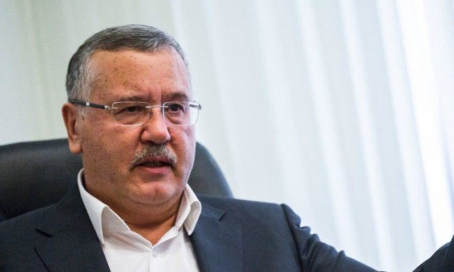 Я не фанат Гриценко, но то, что на видео — это из ряда вон даже для Украины: Романенко