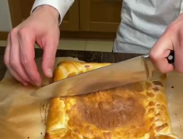 Сосиски в тесте по-хачапурски, кадр из видео