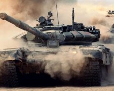 Під Сімферополем гриміли танки агресора