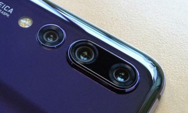 Китайці в шоці: Apple оснастить iPhone третьою камерою
