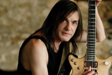 Легенду AC/DC провели в последний путь