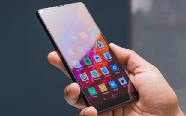 Xiaomi Mi Mix 3: в сети всплыло выдвижное "достоинство" смартфона
