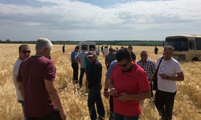 Відлуння 90-х: колишні військові налагодили "бізнес" на фермерах 