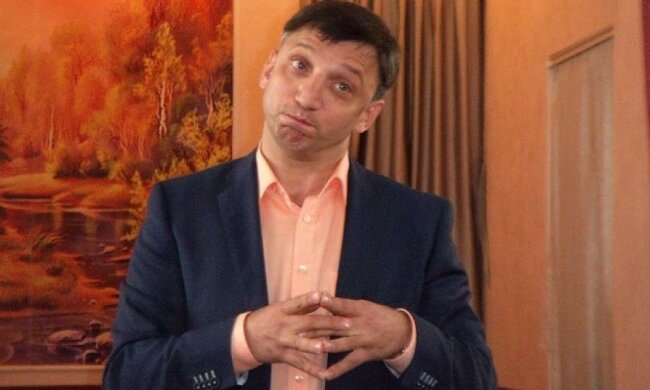 Доктор Пі об'їдається солодощами і планує повернутися на телебачення