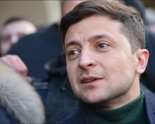 Головне за ніч: суд Зеленського, атака на клієнтів Приватбанку та пекельні рейси Укрзалізниці