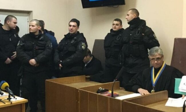 Бійки, постріли і газ: суд над Трухановим перетворився на побоїще