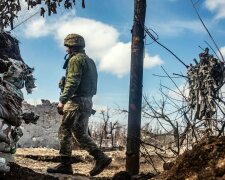 "Він л*х боягузливий": відомий журналіст пояснив, хто винен у масштабній новій атаці бойовиків на Донбасі