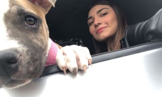 Альма та її собака Каміла, фото із соцмереж