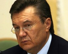 Опухшее лицо и потухшие глаза: Янукович ужаснул внешним видом