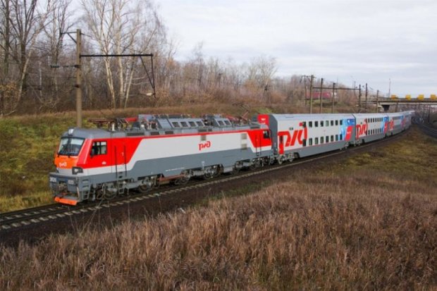 Російський потяг розгубив пасажирів на ходу