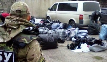 Бойовики залишилися без курток і взуття