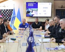 Голова Координаційного штабу зустрівся зі спецпредставником Папи Римського з питань України