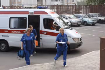 Опинилася не в той час і не в тому місці: у Львові на дівчину обвалився шматок будинку, деталі