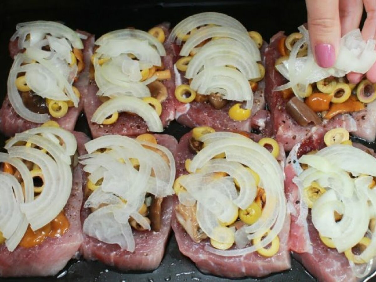 Готовим сочное мясо в духовке с грибами и оливками, пошаговый рецепт - ЗНАЙ  ЮА