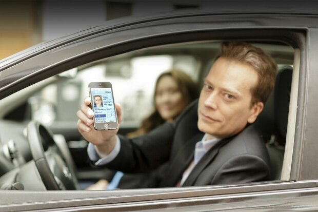 водійські права в смартфоні