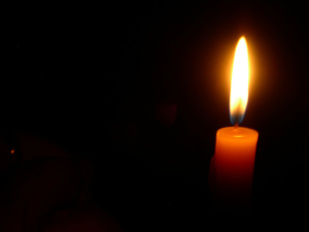 Свічка, траур, фото з відкритих джерел
