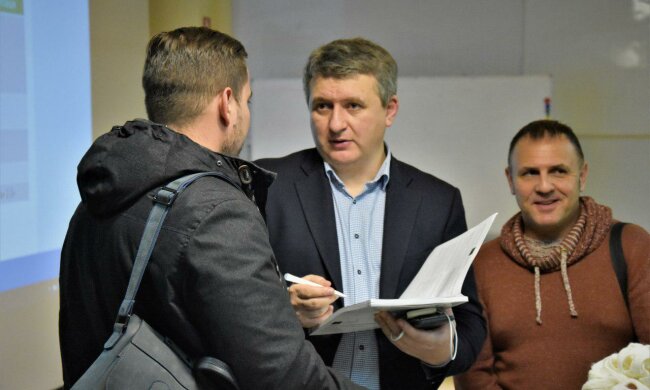 Романенко після "потопу" в Ocean Plaza створив інструкцію Smart-киянина: "Заповіт не буде зайвим"