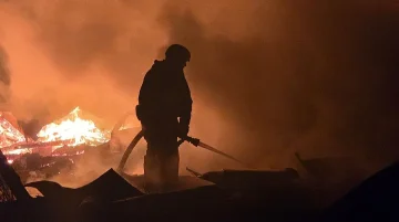 Пожежа в багатоповерхівці на Оболоні після атаки дронів