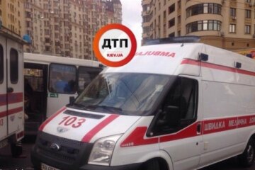  Mercedec зник після ДТП у Києві
