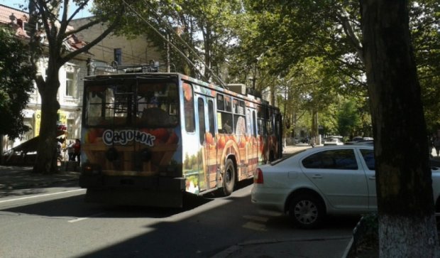 У Миколаєві святитимуть "проклятий" тролейбус