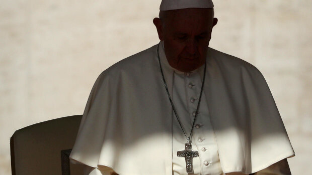 "Папскую тайну" отменено: Франциск ликвидировал правило секретности для священников-насильников