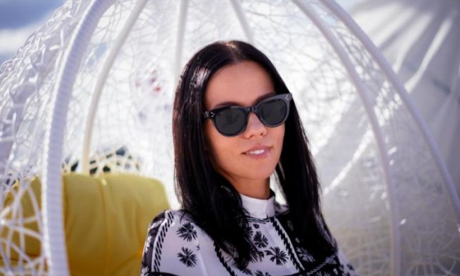 Я, дочка і її хлопець: колишня Потапа показала дивні голі фото