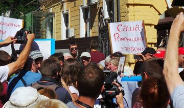 Мітинги під АП заважають визволенню полонених