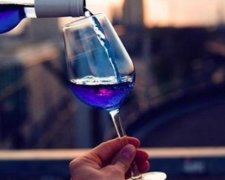 Шок для сомельє: іспанці винайшли блакитне вино