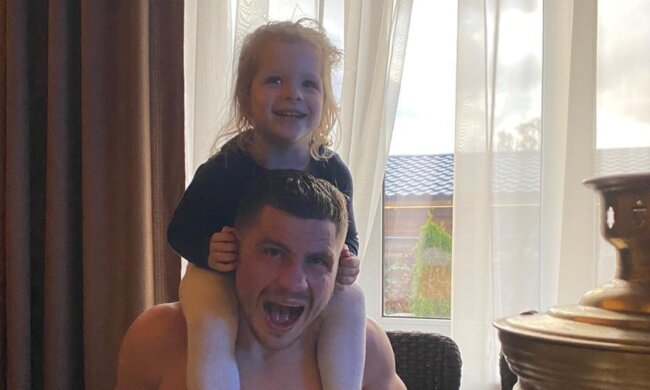 Денис Беринчик с дочкой, фото: instagram.com/berinchyk