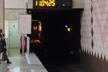 В Харькове девушка бросилась под поезд и парализовала метро, первые подробности