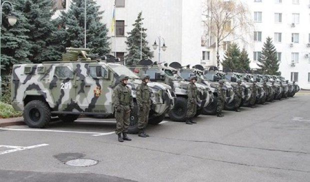 До Мукачевого рухається колона військової техніки (відео)