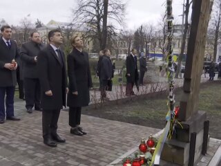 Зеленский посетил мемориал Небесной Сотни, Офис президента