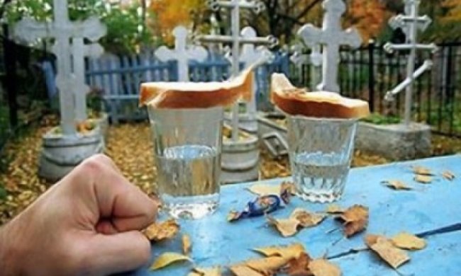 Женщина попала с поминок в реанимацию