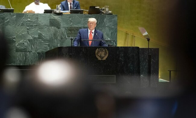 Трамп выболтал секретные разработки оружия в США: "Никто не может поверить"
