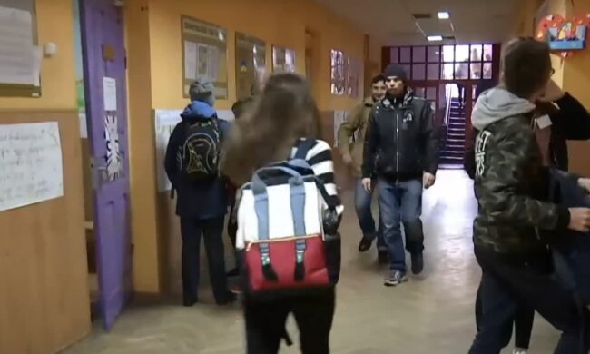 Школьники, скриншот: Youtube