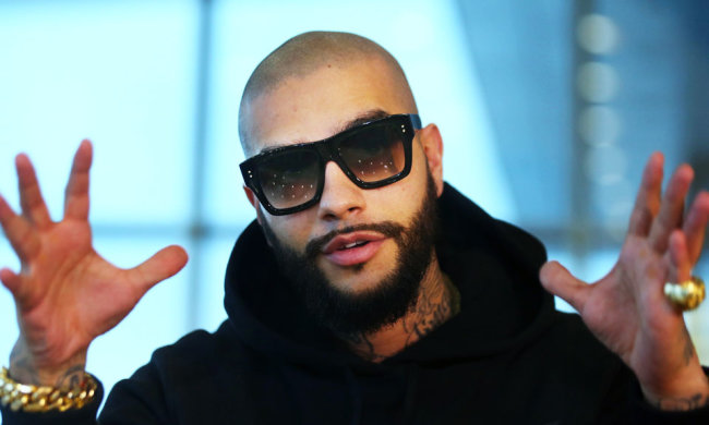 Тіматі зганьбився у мережі, продаючи китайські навушники під власним брендом за величезну ціну