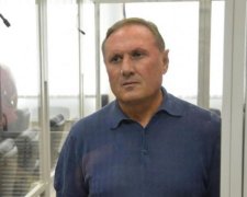 Фемида решила подержать за решеткой близкого друга Януковича