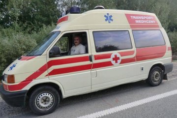 Волонтеры из Калуша отправили карету скорой в зону АТО (фото)