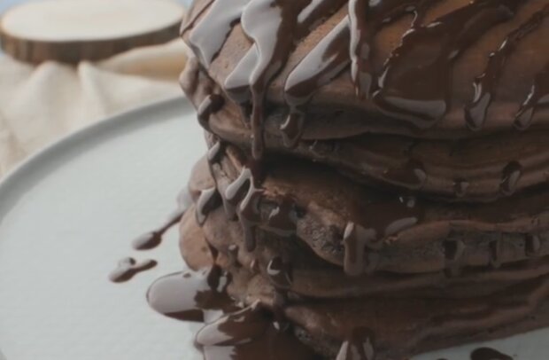 Шоколадные панкейки, фото: instagram.com/daniya_alt/