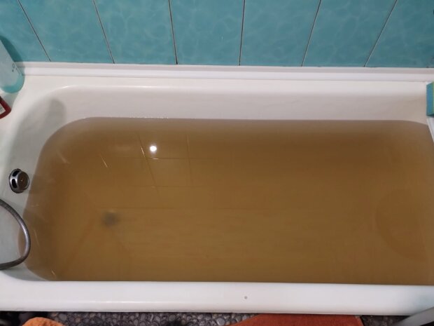 Вода з крану в Кривому Розі. Фото: Telegram
