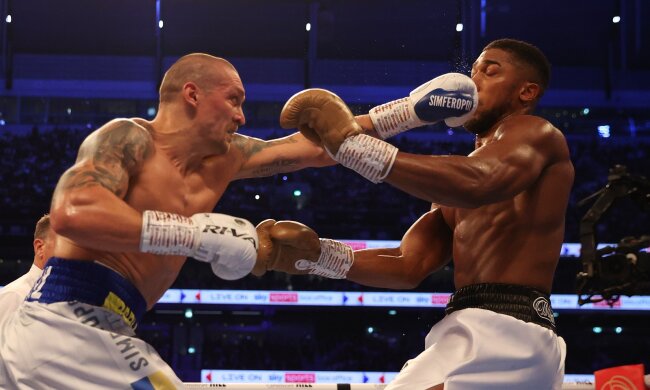 Бій Джошуа-Усик, фото: Твіттер Matchroom Boxing