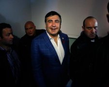 Саакашвили передал Порошенко привет из Польши