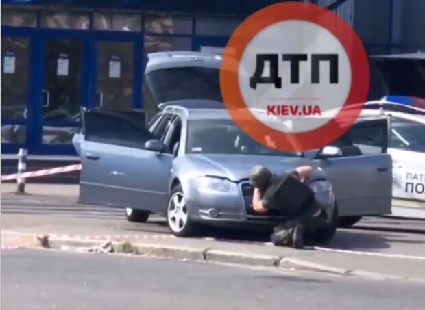 В Киеве заминировали "Метрополис", копы оцепили ТЦ и ищут взрывчатку