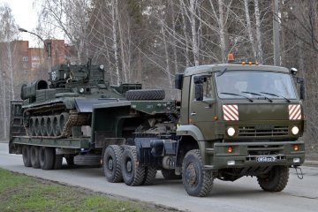 "Велика країна, великі воїни": російські військові намагалися приборкати КамАЗ, а пішли на дно