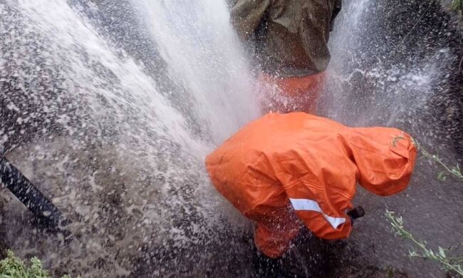 Ремонт магістрального водогону біля Львова