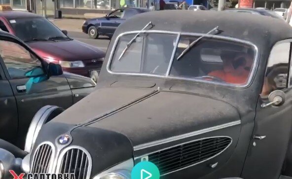 В Харькове засекли уникальный коллекционный BMW - больше 70-ти лет