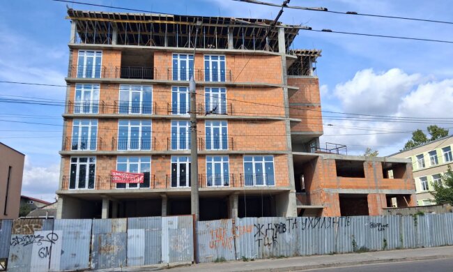 Самобуд на вул. Олесницького у Львові