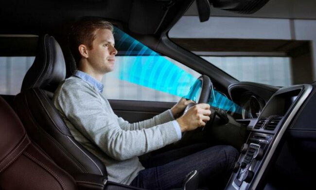 Вперше в Україні: власник Ferrari начхав на аліменти і тепер ходить пішки